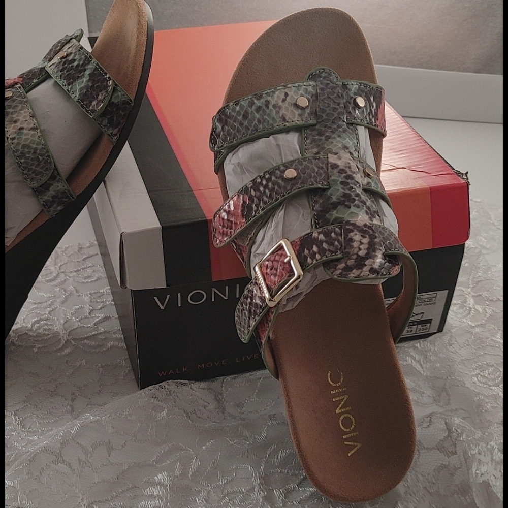 Vionic Radia Sandals